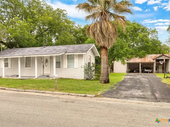 921 S Laurel Ave, Luling, TX 78648