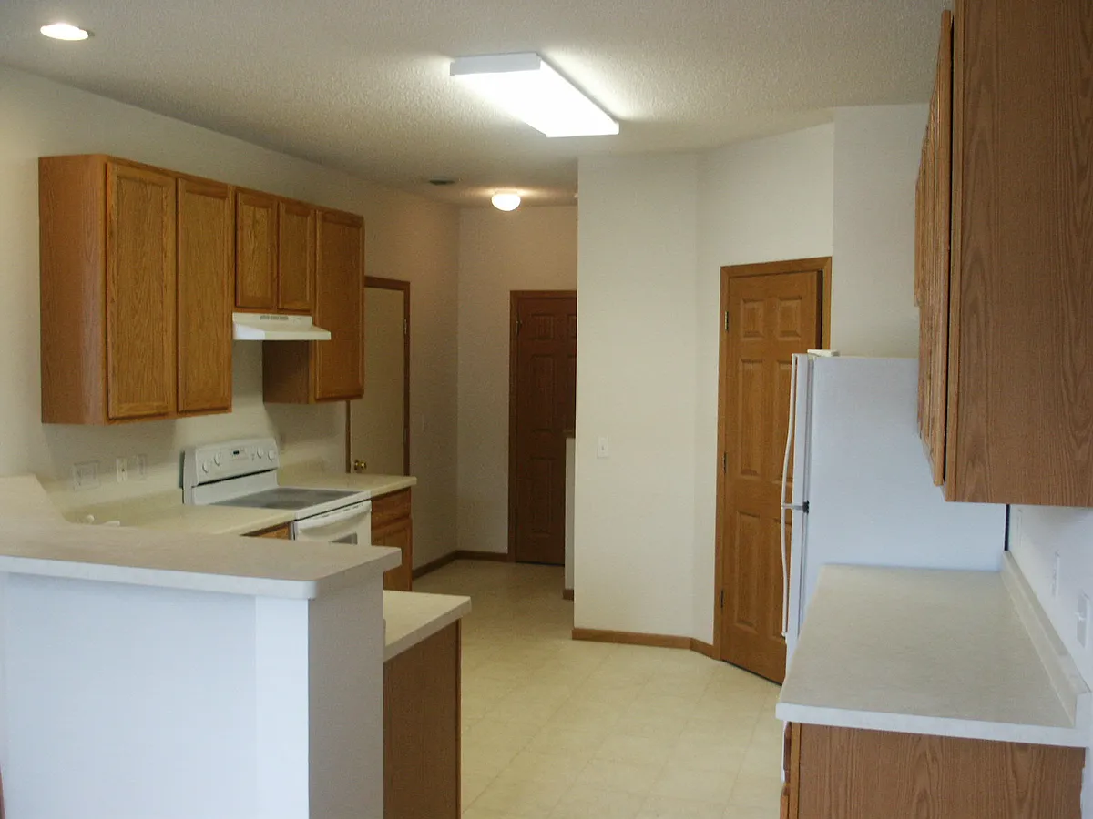 Building Photo - 9641 Queensland Ln N