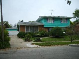 14020 S Wayman Ln, Robbins, IL 60472