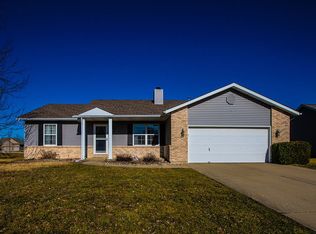 817 Copper Rdg, Maryville, IL 62062