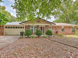 4261 N Taliesin Ln, Fayetteville, AR 72703