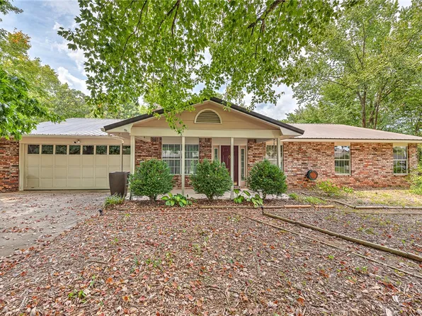 4261 N Taliesin Ln, Fayetteville, AR 72703