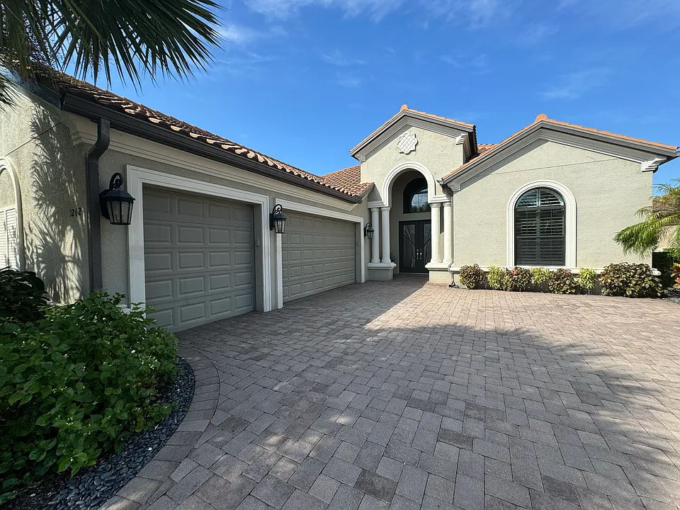 9262 Rialto Ln