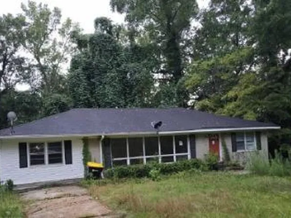 452 Sunset Cir, Forsyth, GA 31029