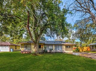 1011 Earley St, Sweeny, TX 77480