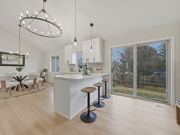 5th image of 514 N Lockwood Dr