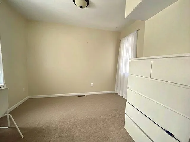353 Friel St — Photo 16