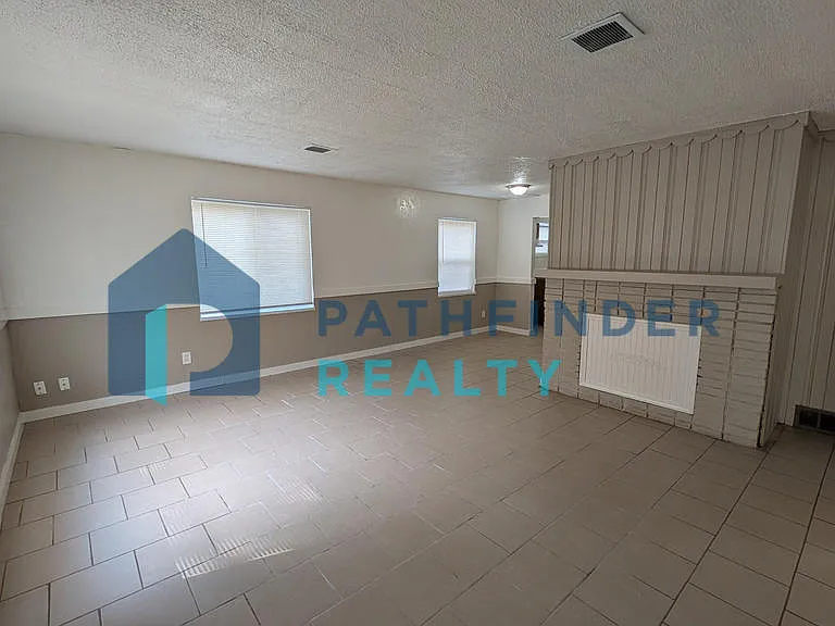1347 Cory Dr — Photo 3