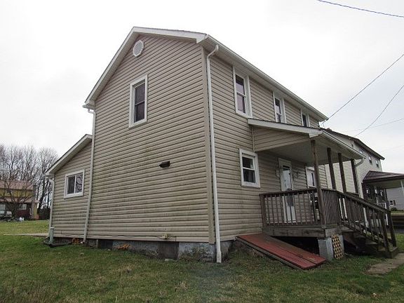 2nd image of 124 2nd Ave