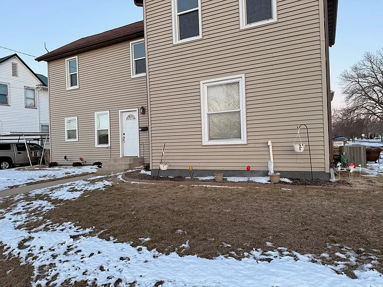 212 S Madison St — Photo 17