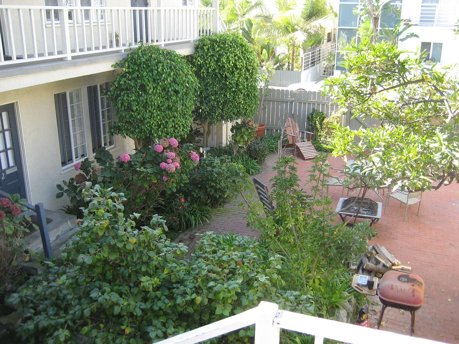 Studio, 400 sqft, $2,100 — Photo 3