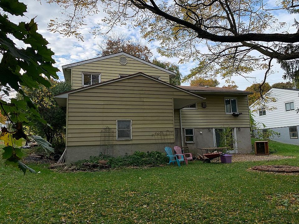 2nd image of 205 Stonecrest Dr