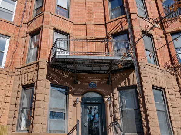 325 3rd Street