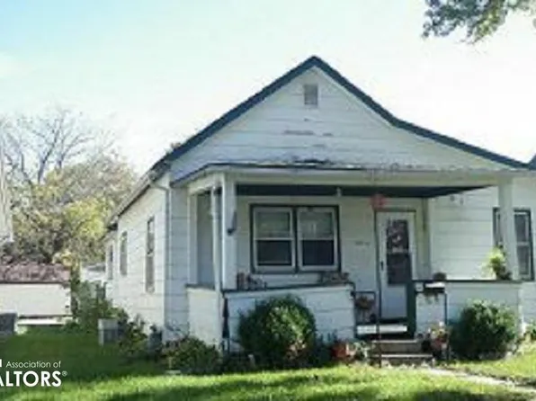2114 S 3rd St, Burlington, IA 52601