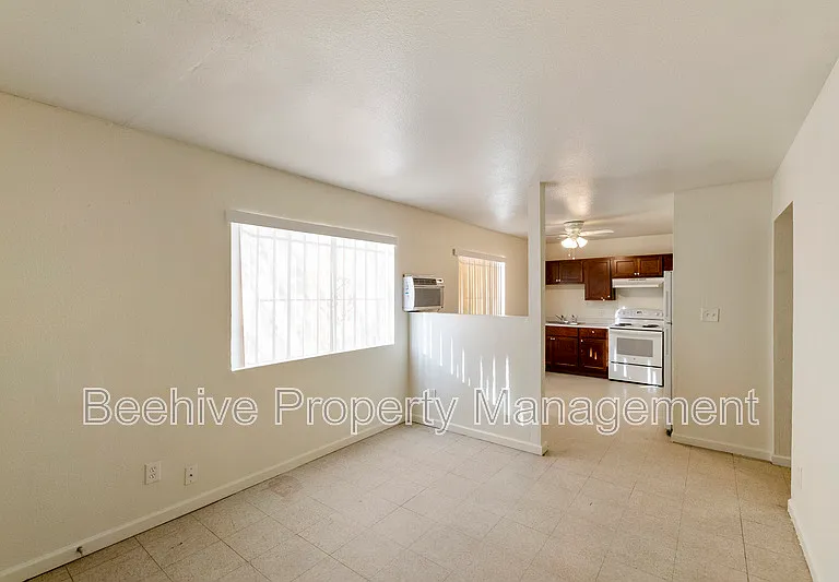 1040 N 28th St #8 — Photo 14