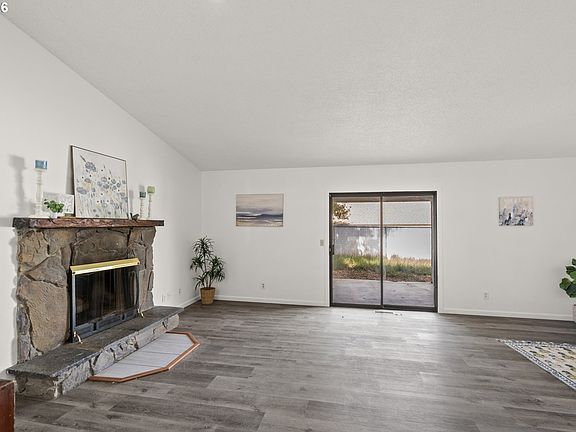 5th image of 1270 W Hartley Ave