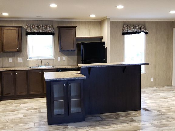 2nd image of 516 Courtland Ln #1