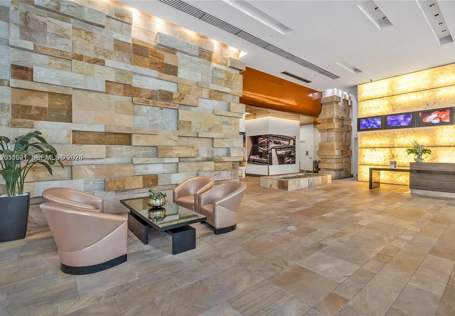500 Brickell West Condo — Photo 2