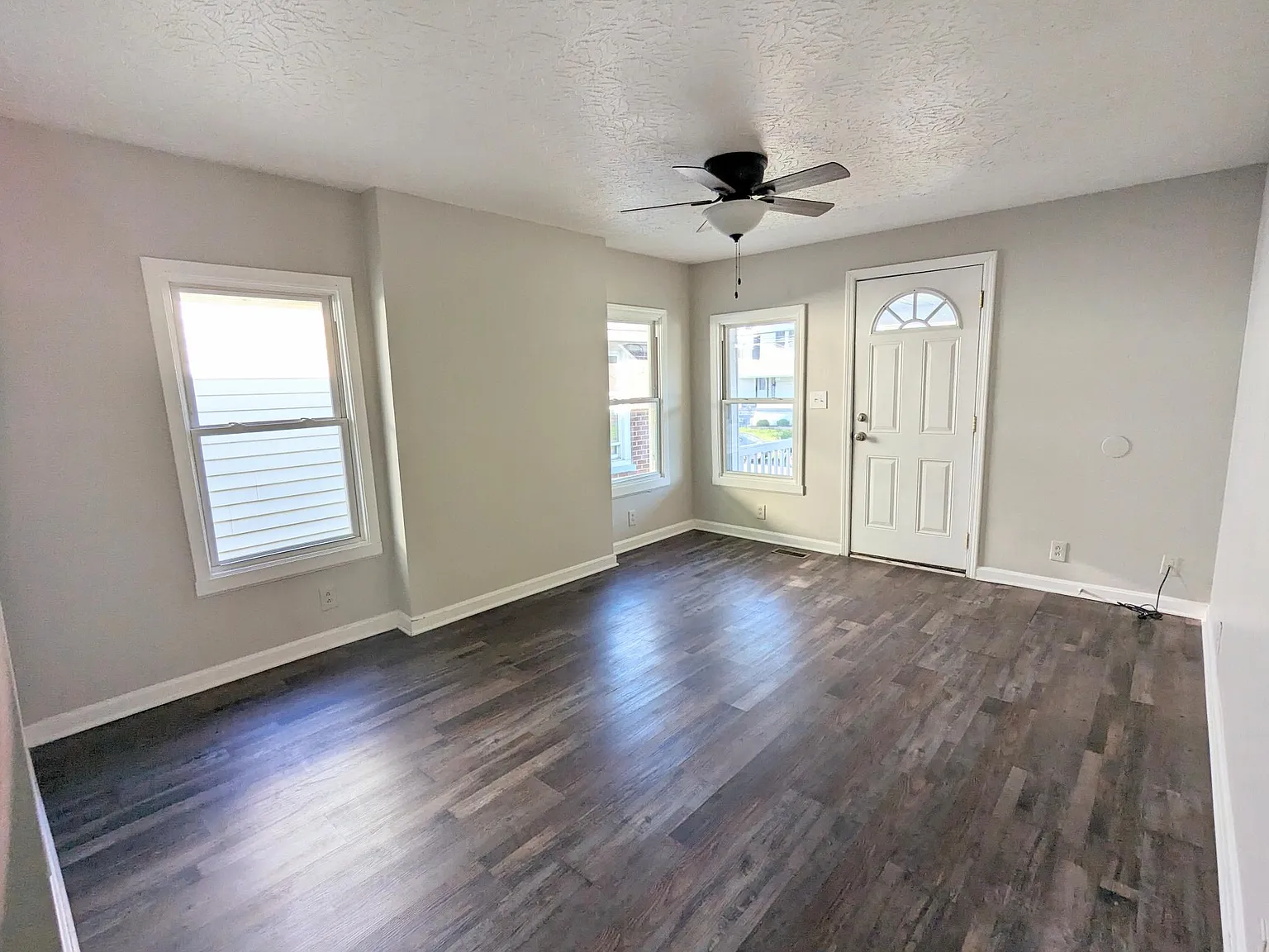 4 bed, 1391 sqft, $1,425 — Photo 2