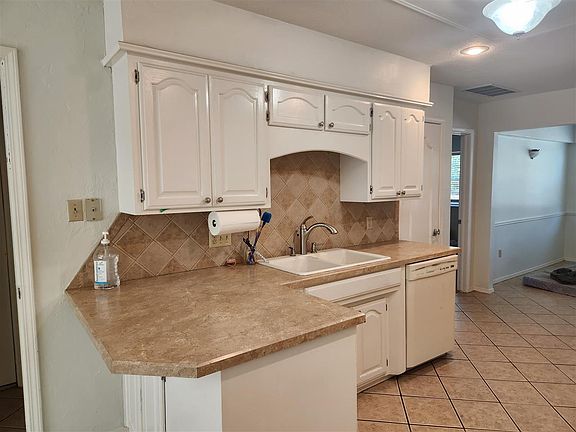 5th image of 5909 NW Williams Ave