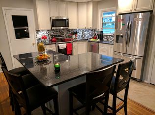 7008 Gillings Rd, Springfield, VA 22152