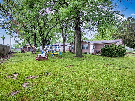 4th image of 7 Kingsway Dr