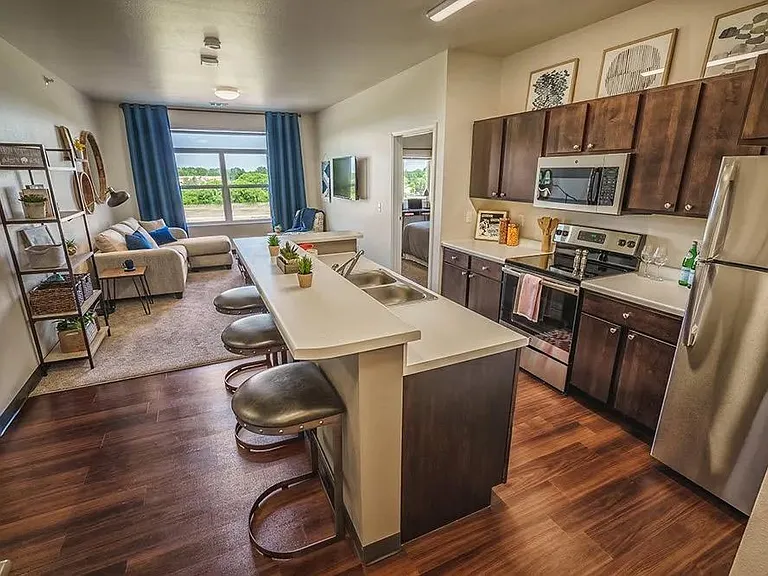 U32 Apartments — Photo 40