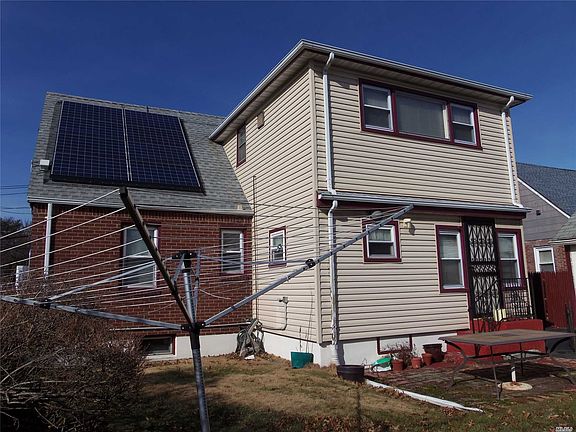 4th image of 695 Uniondale Ave