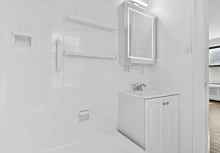 915 W End Ave #1403 — Photo 9