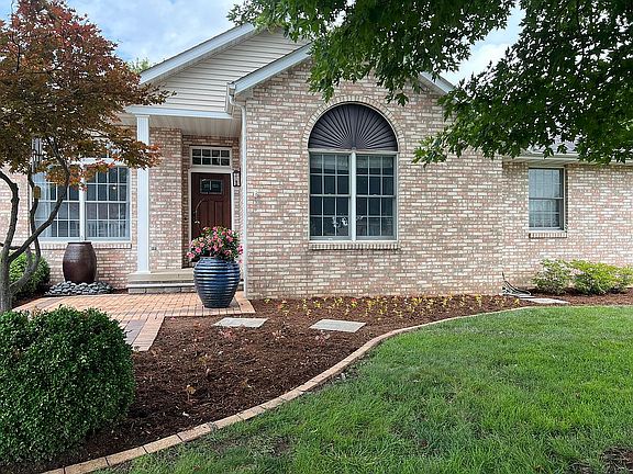 2nd image of 3801 Huxley Dr