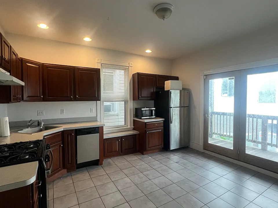 634 Dorchester Ave #2