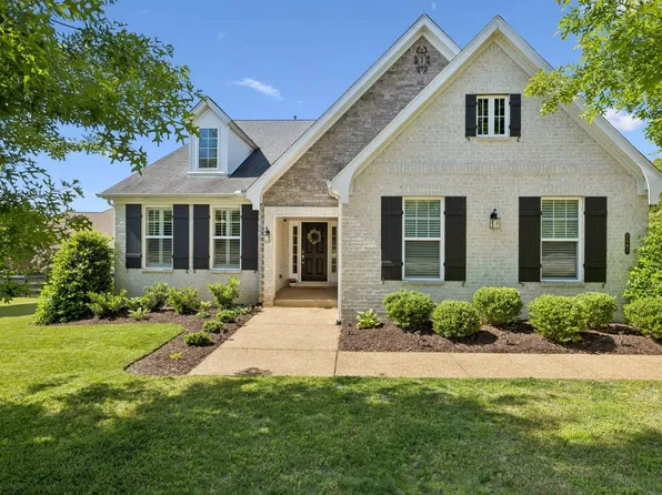 7107 Triple Crown Ln, Fairview, TN 37062