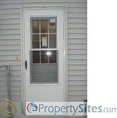 4th image of 15582 Meyer Ave