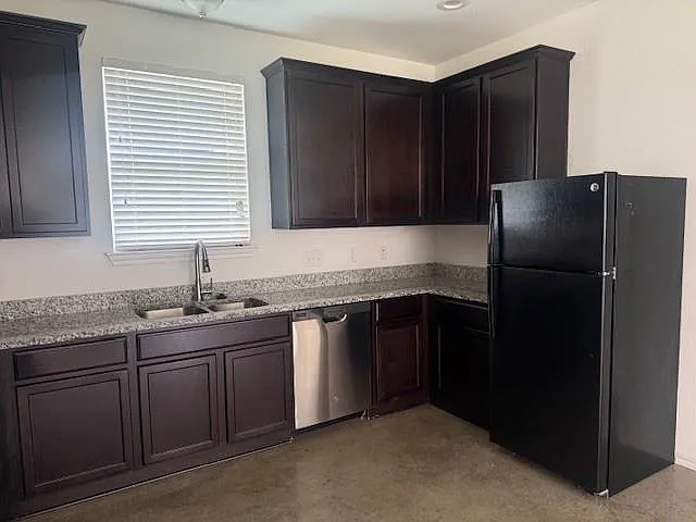 3 bed, 2.0 bath, 1188 sqft, $1,500 — Photo 4