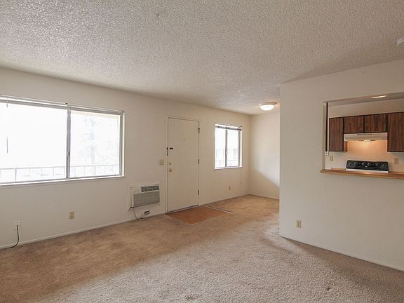 3rd image of 296 Boulder Creek Dr APT F