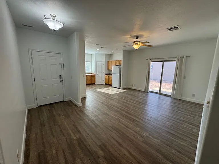 472 N 2480 W — Photo 3