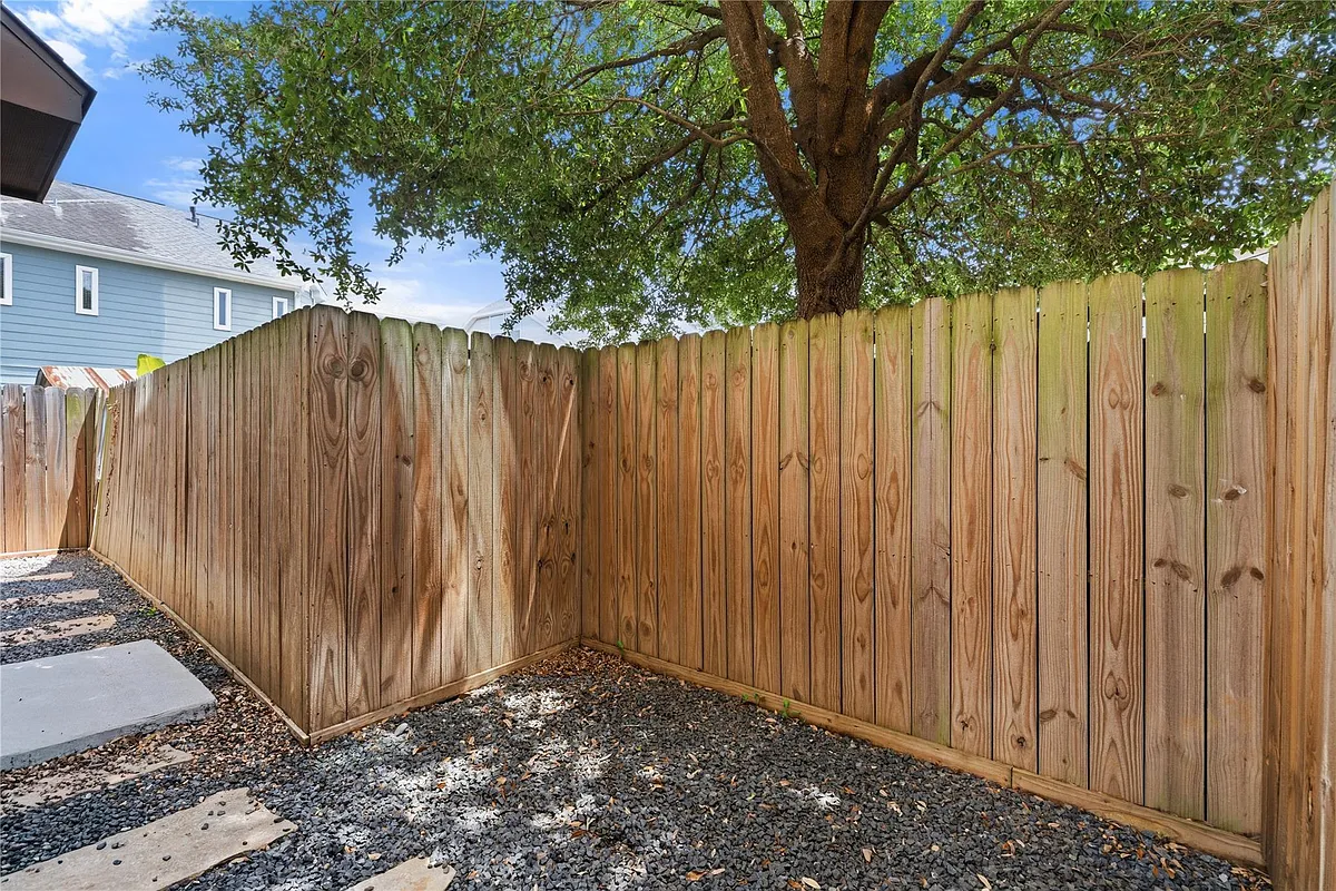 Building Photo - 2604 Bevis St #D