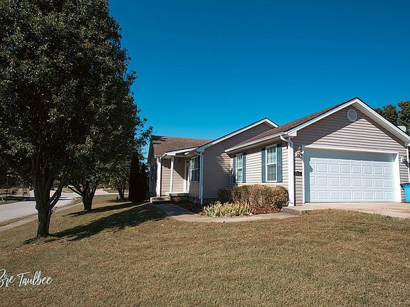 4th image of 701 Lac Ct