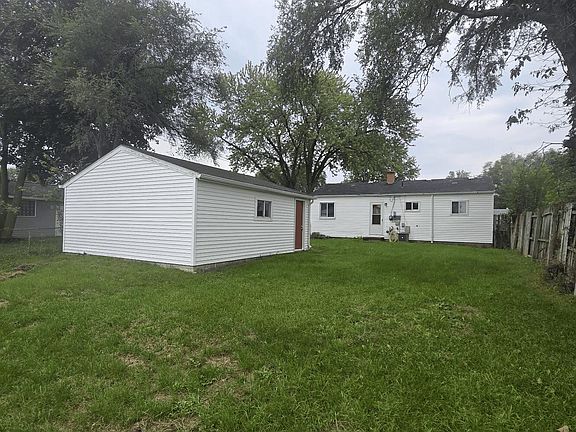 2nd image of 2826 Appleridge St