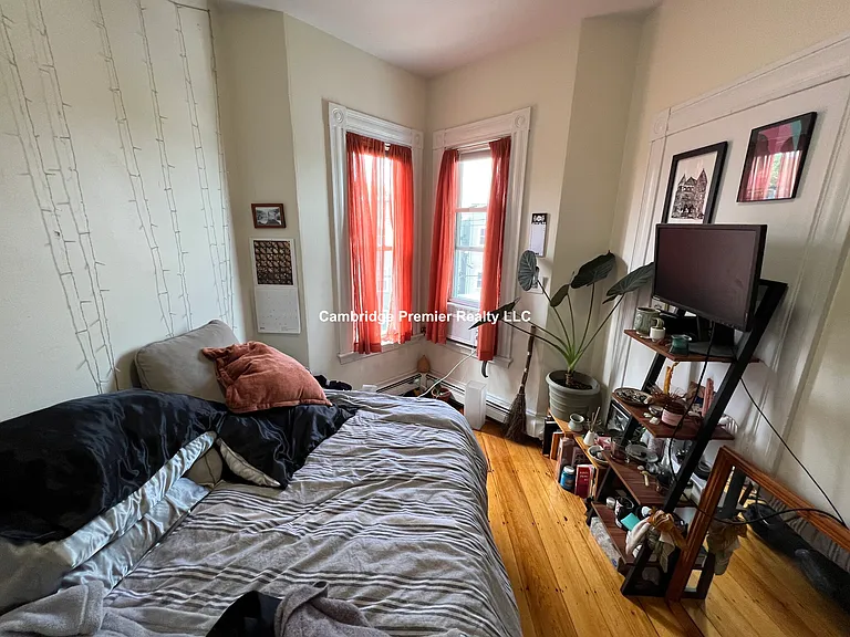 392 Washington St #4 — Photo 8