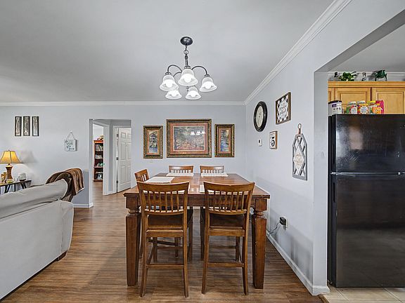 3rd image of 11 County Road 468