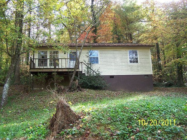 1st image of 110 Oak Dr