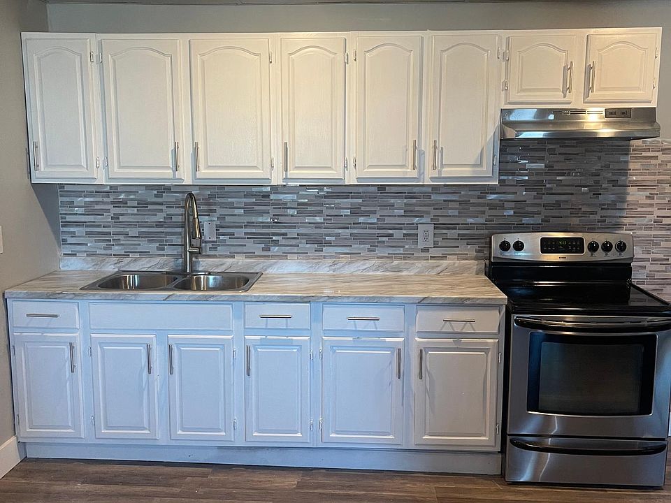 Large Kitchen Stainless steel Appliances