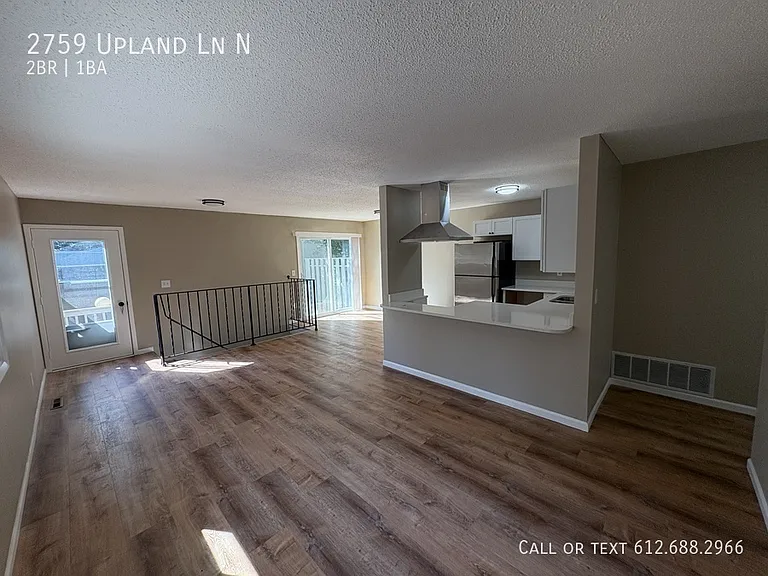 2759 Upland Ln N — Photo 2