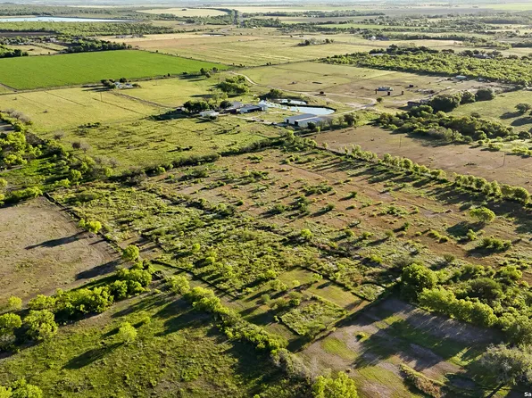 000 CR 5719 LOT 10, Devine, TX 78016