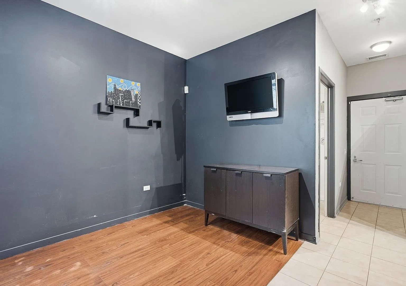 2 bed, 1800 sqft, $4,100 — Photo 4
