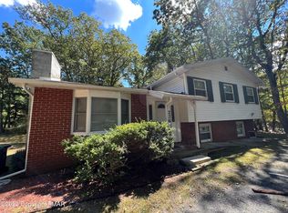 236 Lloyds Ln, Stroudsburg, PA 18360