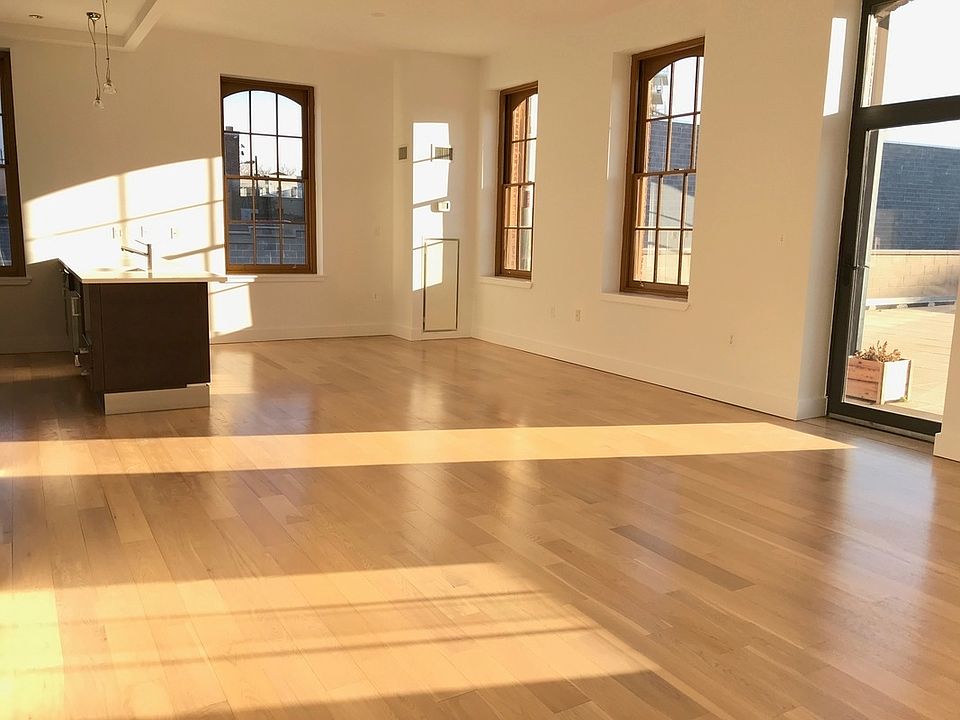 1st image of 3101 Vernon Blvd APT 214