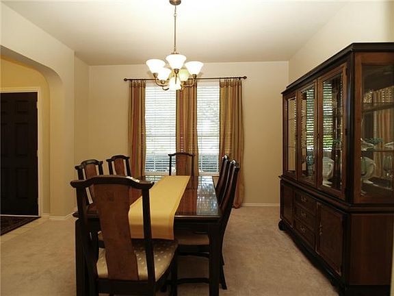 5th image of 1213 Highland Dr
