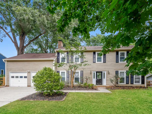 9907 Fairway Ridge Rd, Charlotte, NC 28277